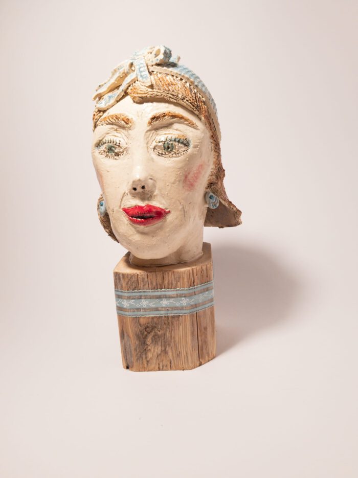 Keramik Figur - Frau - Handgemachte Keramik - Dekoration